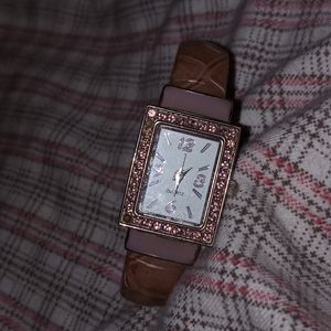 Quartz pink brown band bangle watch